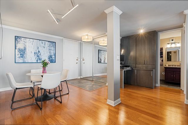 1660 N La Salle Street 4003-05, Chicago, IL 60614
