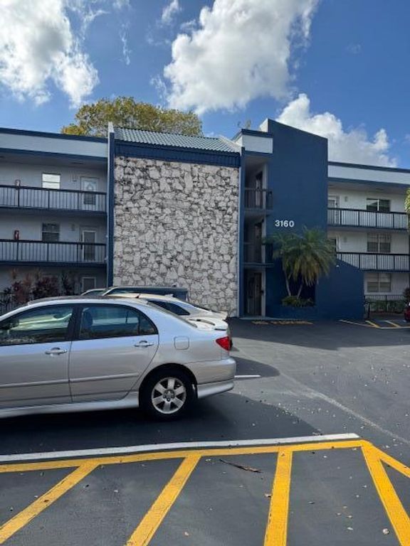 3160 Holiday Springs Boulevard 103-7, Margate, FL 33063