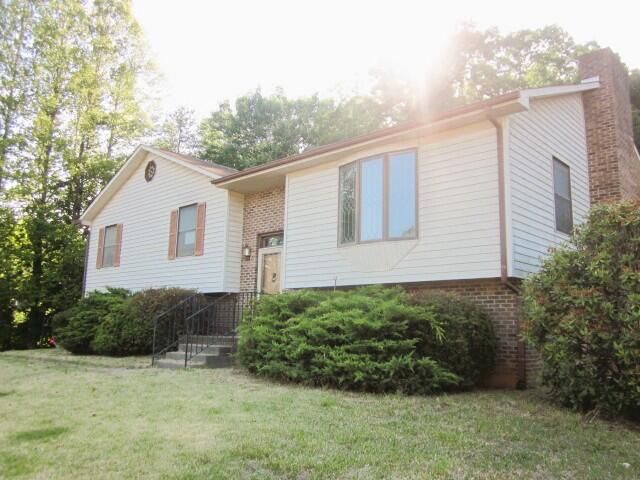 163 FOX CHASE DR, Collinsville, VA 24078