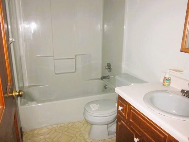 163 FOX CHASE DR, Collinsville, VA 24078