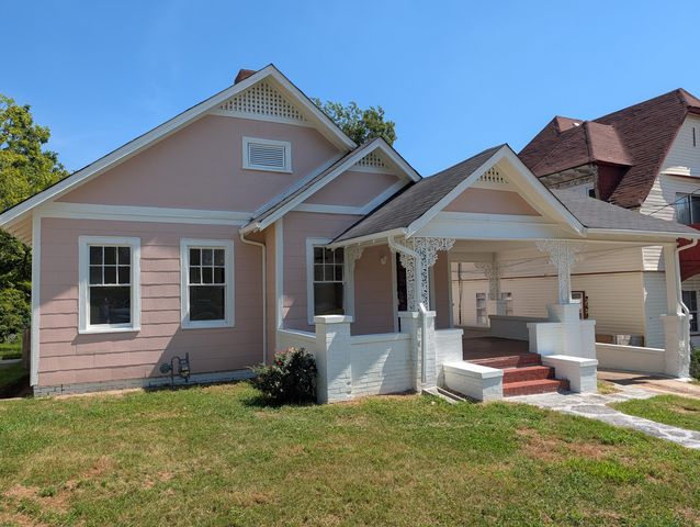 2013 Vine Street, Chattanooga, TN 37404