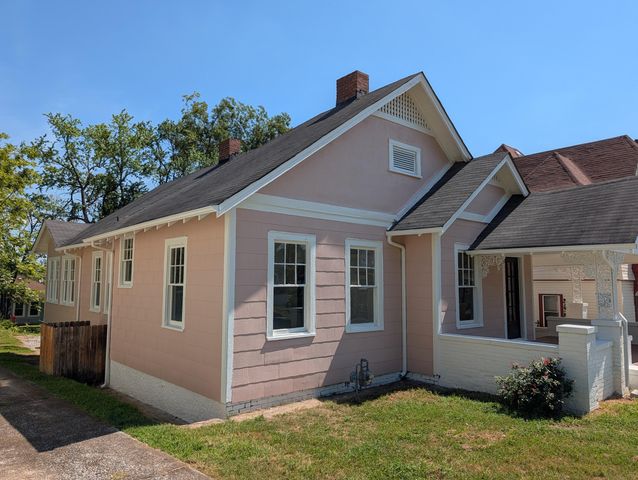2013 Vine Street, Chattanooga, TN 37404
