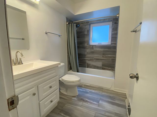 426 E Berteau Avenue, Elmhurst, IL 60126