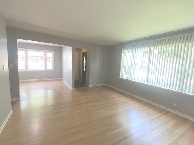 426 E Berteau Avenue, Elmhurst, IL 60126