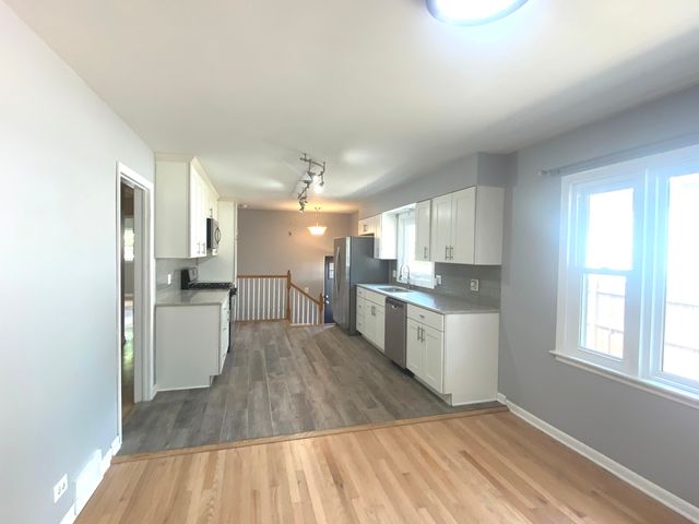 426 E Berteau Avenue, Elmhurst, IL 60126