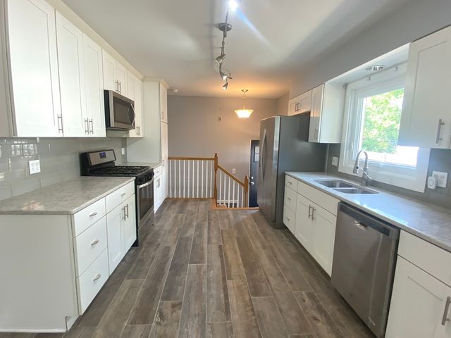 426 E Berteau Avenue, Elmhurst, IL 60126