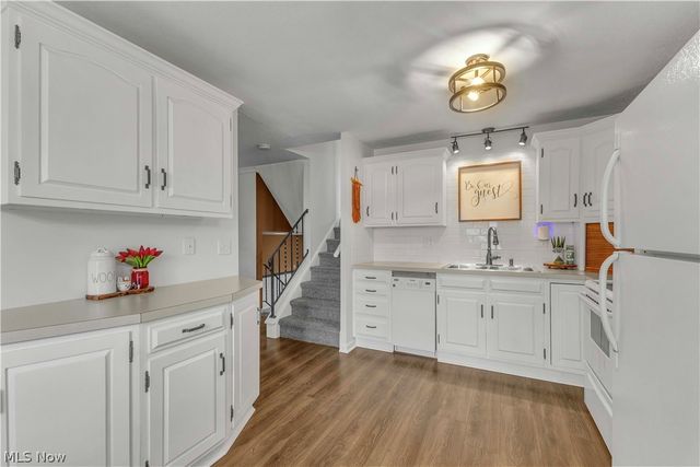 6048 Rosebelle Avenue, North Ridgeville, OH 44039