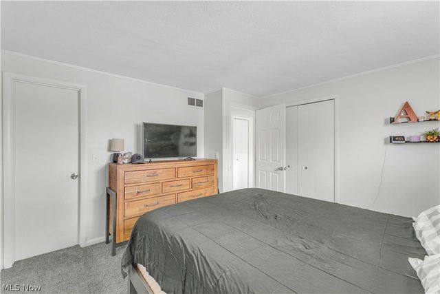 6048 Rosebelle Avenue, North Ridgeville, OH 44039