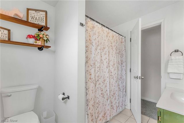 6048 Rosebelle Avenue, North Ridgeville, OH 44039