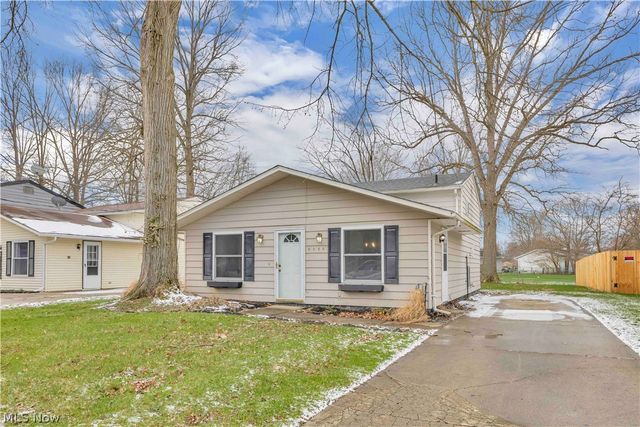 6048 Rosebelle Avenue, North Ridgeville, OH 44039