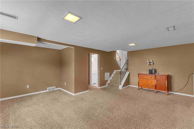 6048 Rosebelle Avenue, North Ridgeville, OH 44039