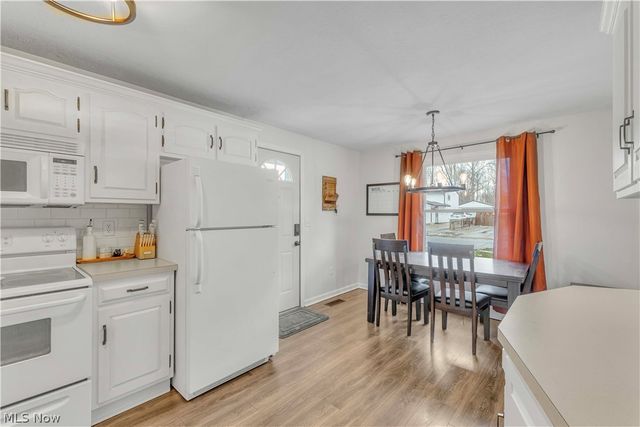 6048 Rosebelle Avenue, North Ridgeville, OH 44039