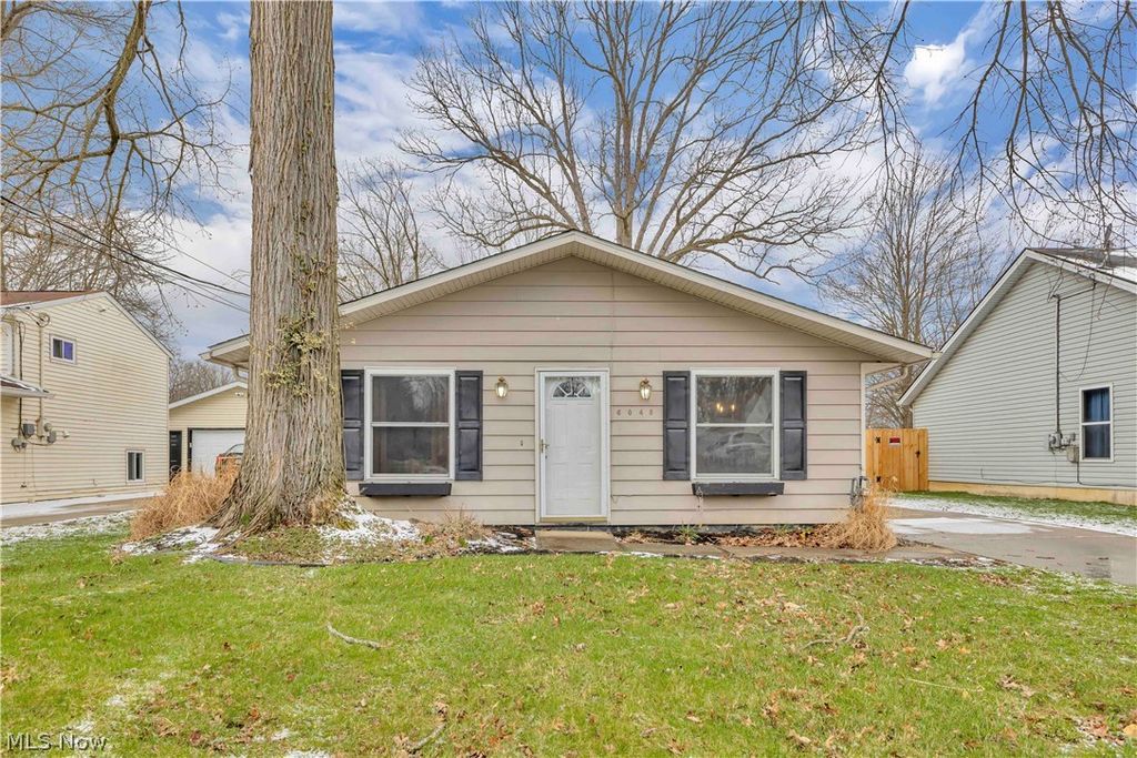 6048 Rosebelle Avenue, North Ridgeville, OH 44039