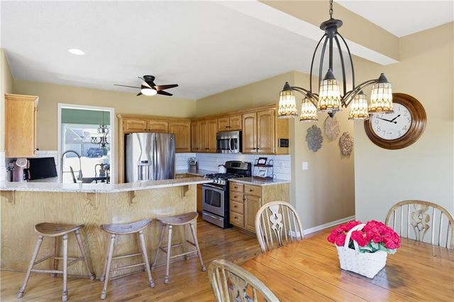 30602 W 84th Circle, De Soto, KS 66018