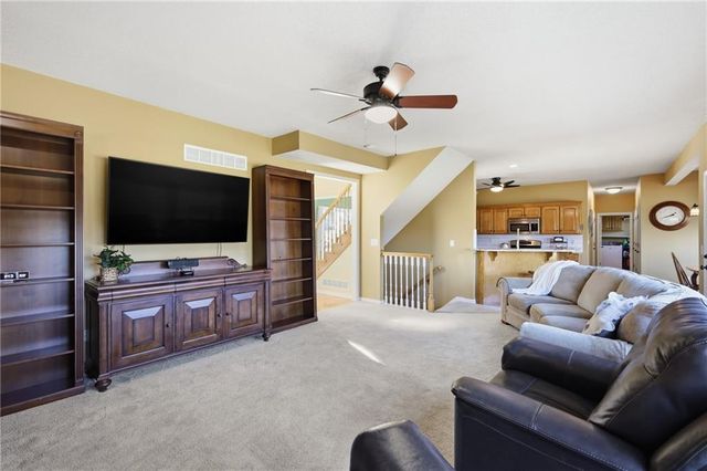 30602 W 84th Circle, De Soto, KS 66018