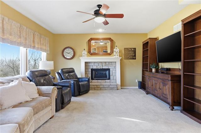 30602 W 84th Circle, De Soto, KS 66018