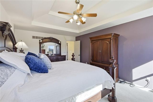 30602 W 84th Circle, De Soto, KS 66018