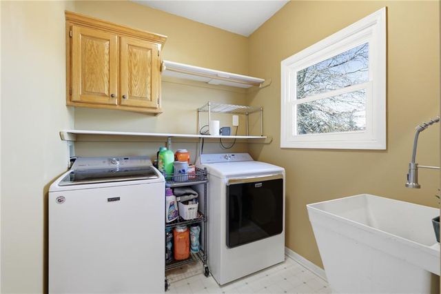 30602 W 84th Circle, De Soto, KS 66018