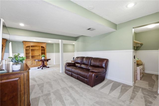 30602 W 84th Circle, De Soto, KS 66018