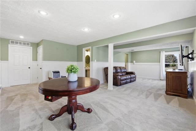 30602 W 84th Circle, De Soto, KS 66018