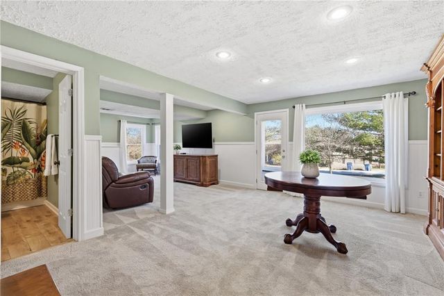 30602 W 84th Circle, De Soto, KS 66018