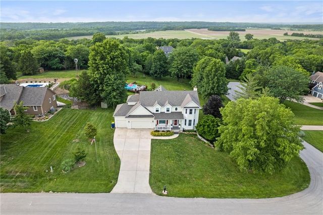 30602 W 84th Circle, De Soto, KS 66018