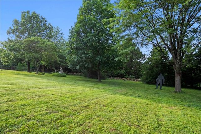 30602 W 84th Circle, De Soto, KS 66018