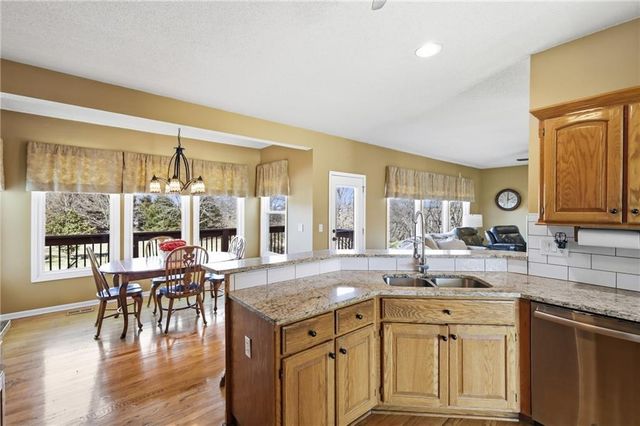 30602 W 84th Circle, De Soto, KS 66018