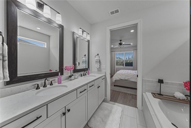 7430 POOL COMPASS LOOP, Wesley Chapel, FL 33545