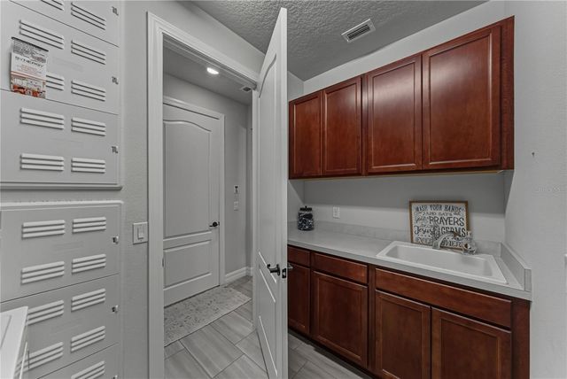 7430 POOL COMPASS LOOP, Wesley Chapel, FL 33545