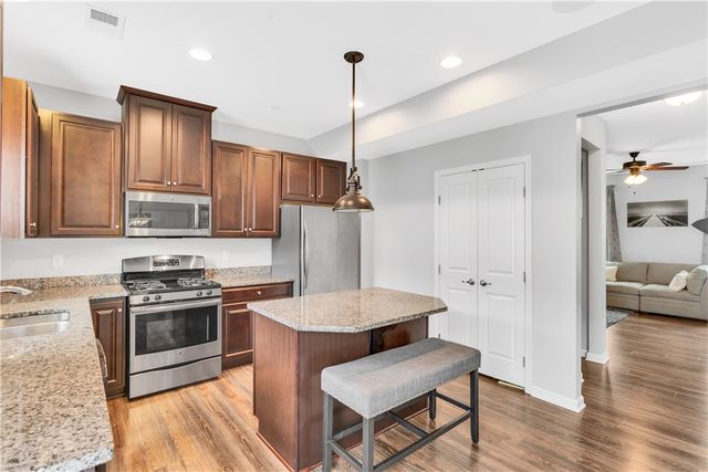 1503 Pointe View Dr, Adams Twp, PA 16046