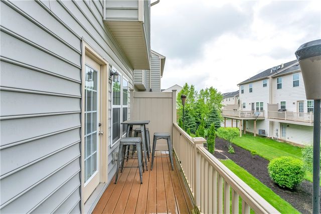 1503 Pointe View Dr, Adams Twp, PA 16046