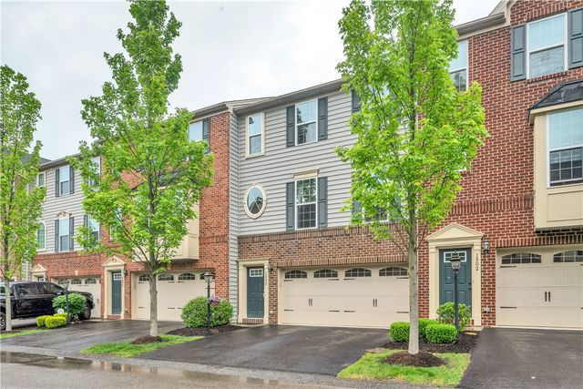 1503 Pointe View Dr, Adams Twp, PA 16046