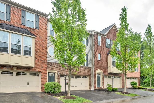 1503 Pointe View Dr, Adams Twp, PA 16046