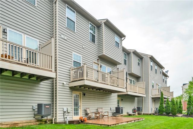 1503 Pointe View Dr, Adams Twp, PA 16046