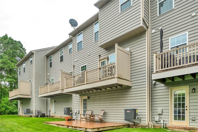 1503 Pointe View Dr, Adams Twp, PA 16046
