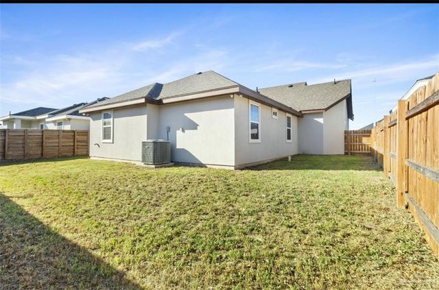 1604 E Mayhem Drive, Edinburg, TX 78542