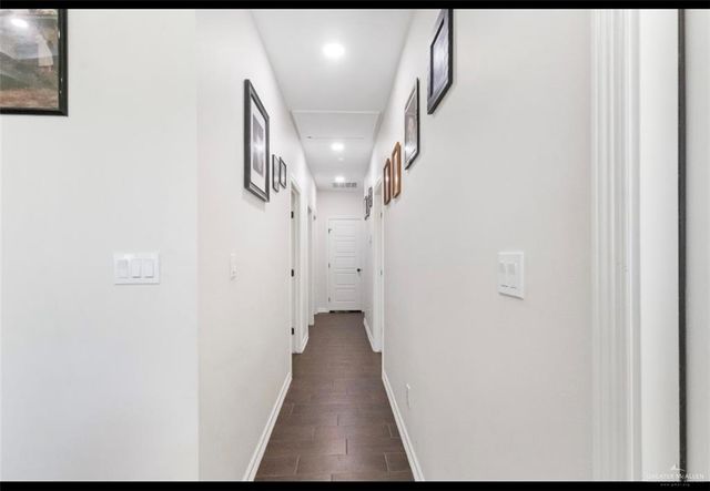 1604 E Mayhem Drive, Edinburg, TX 78542