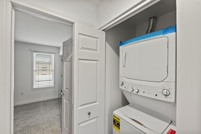 208 E Reservoir AVENUE, Milwaukee, WI 53212