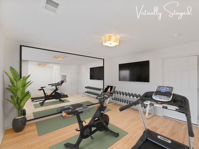 208 E Reservoir AVENUE, Milwaukee, WI 53212