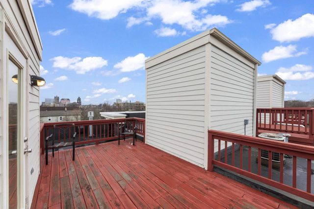 208 E Reservoir AVENUE, Milwaukee, WI 53212