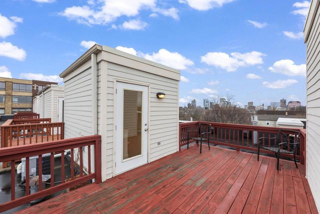 208 E Reservoir AVENUE, Milwaukee, WI 53212