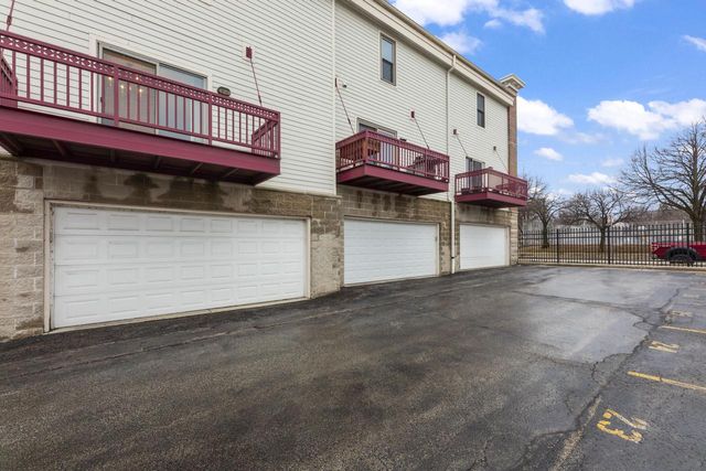 208 E Reservoir AVENUE, Milwaukee, WI 53212