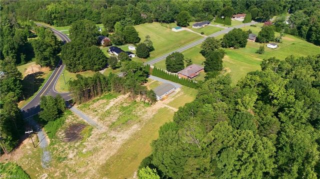 3929 Piney Mountain Road, Walnut Cove, NC 27052