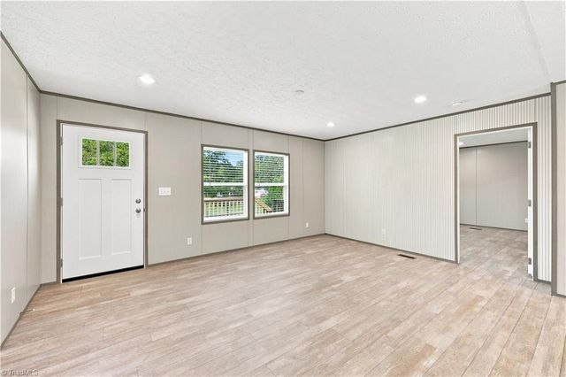 3929 Piney Mountain Road, Walnut Cove, NC 27052