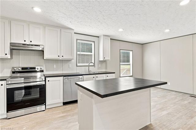 3929 Piney Mountain Road, Walnut Cove, NC 27052