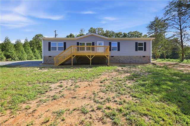 3929 Piney Mountain Road, Walnut Cove, NC 27052