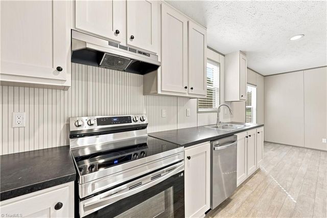 3929 Piney Mountain Road, Walnut Cove, NC 27052