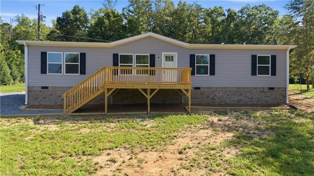 3929 Piney Mountain Road, Walnut Cove, NC 27052