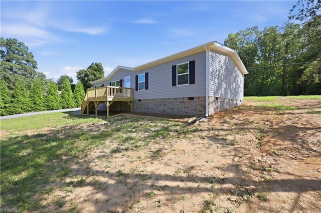 3929 Piney Mountain Road, Walnut Cove, NC 27052